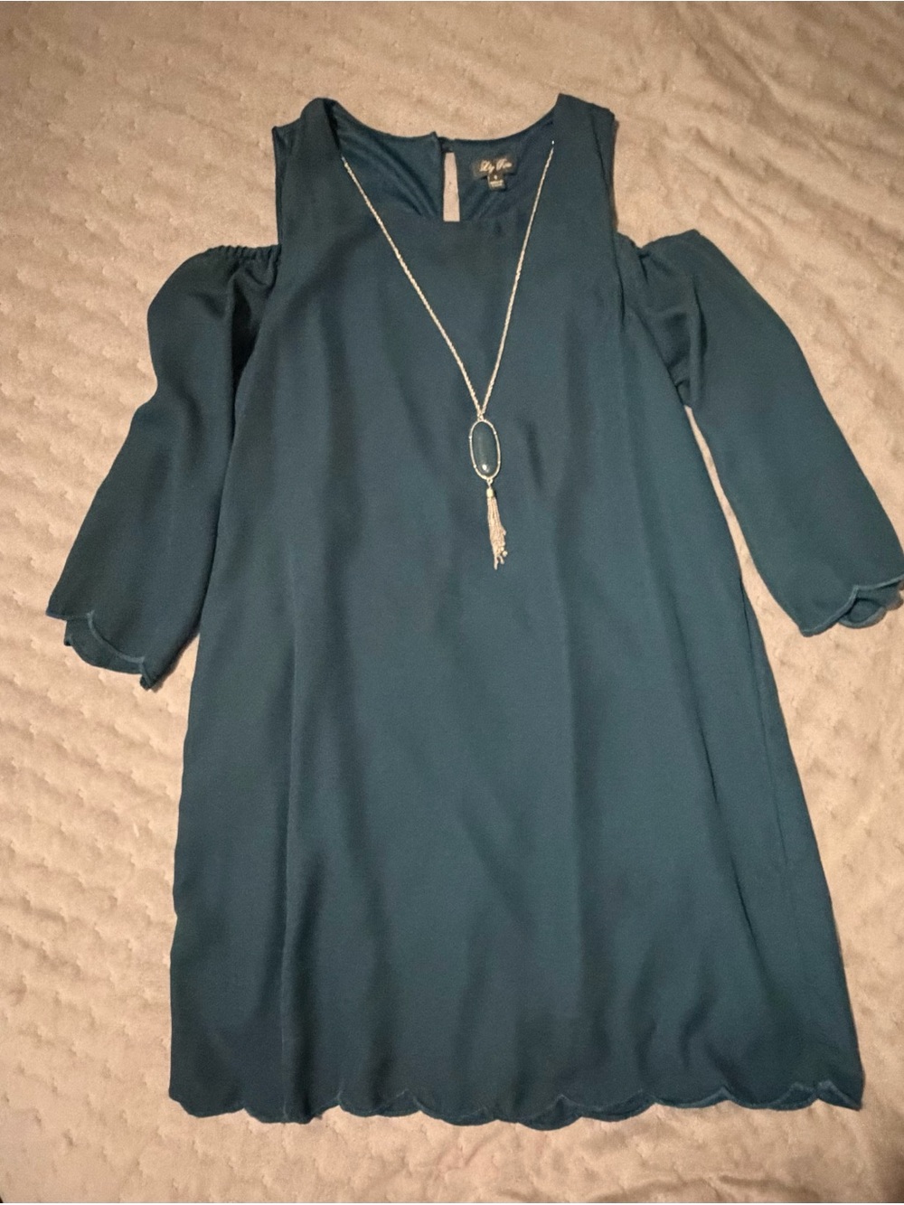 Cold-Shoulder Emerald Shift Dress with Scalloped Hem